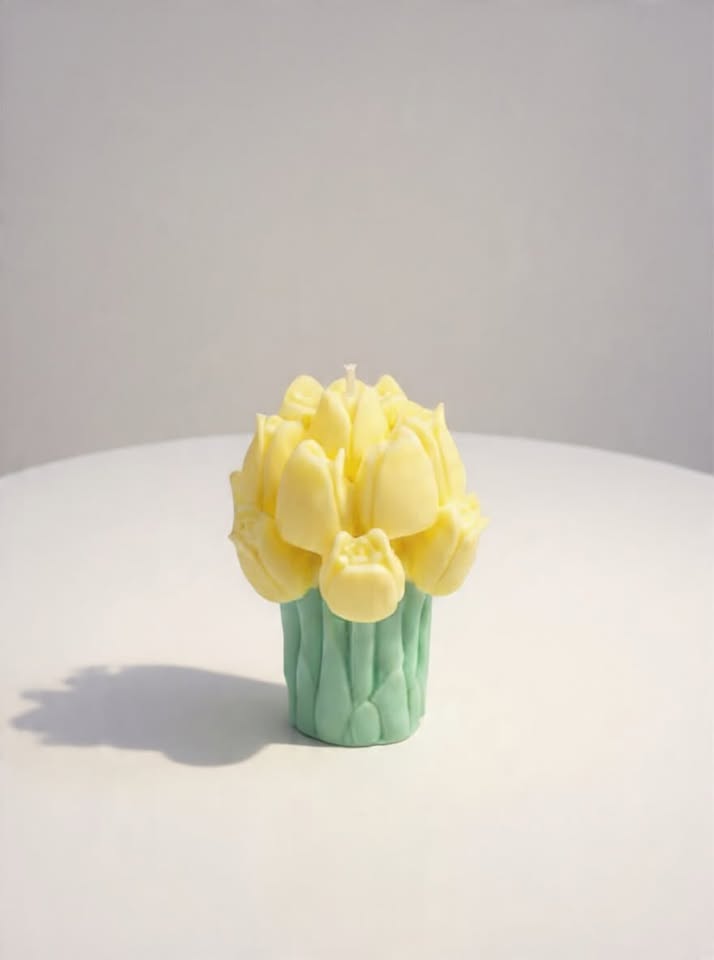 Tulip Candle